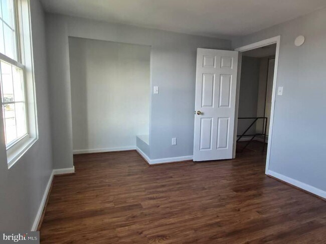 Building Photo - 7948 Eastdale Rd