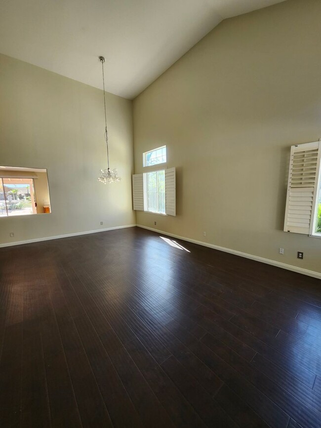 Building Photo - Beautiful two-story home located in the he...