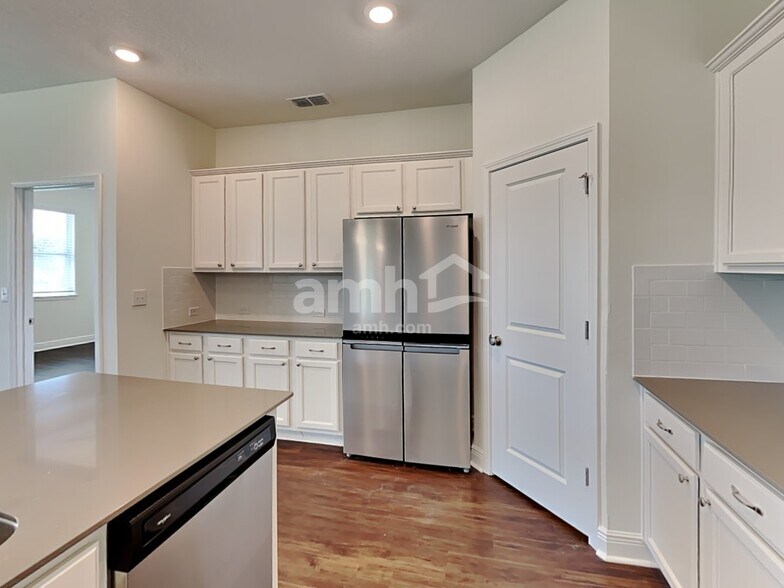 Building Photo - 20506 Calla Lily Dr