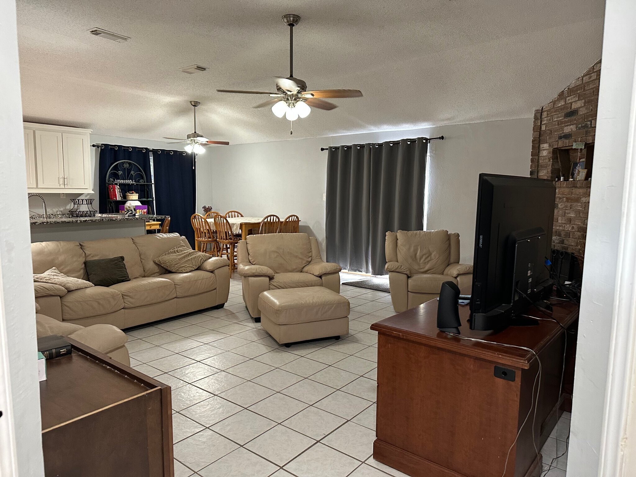 Building Photo - 25119 Thrushwood Ln