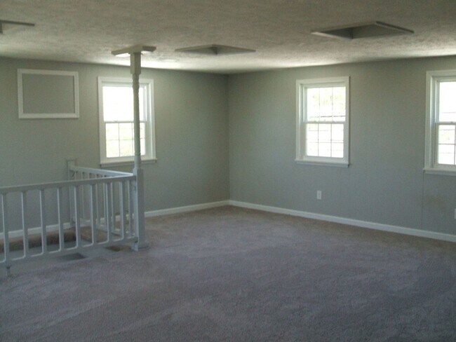 Building Photo - 1176 Red Hill Rd