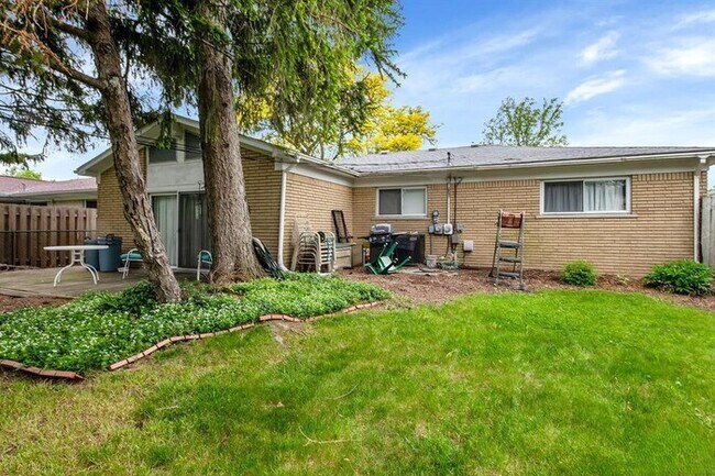 Building Photo - 28314 James Dr