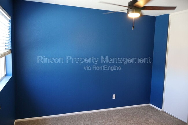 Building Photo - 225 Cinnamon Oak Ave