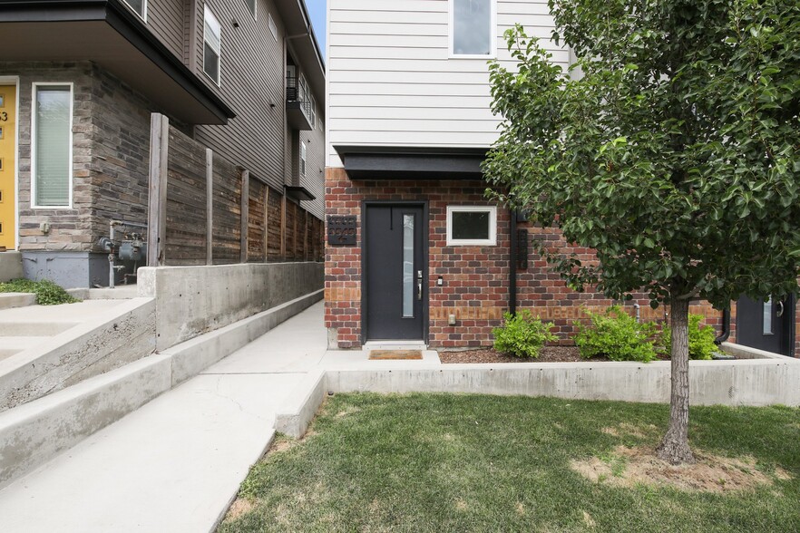 Primary Photo - 3541 S Emerson St