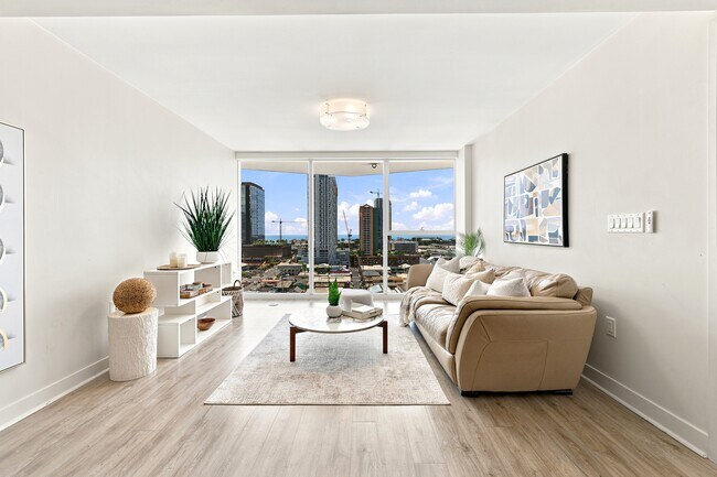 Building Photo - 888 Kapiolani Blvd