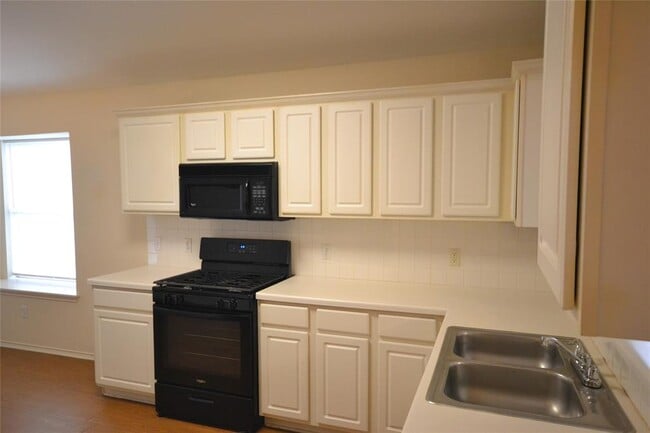 Building Photo - 3207 Picton Ct