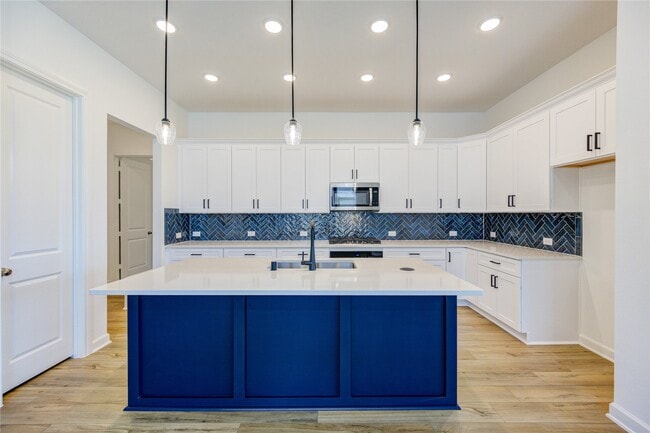 Building Photo - 25326 Loch Doon Dr