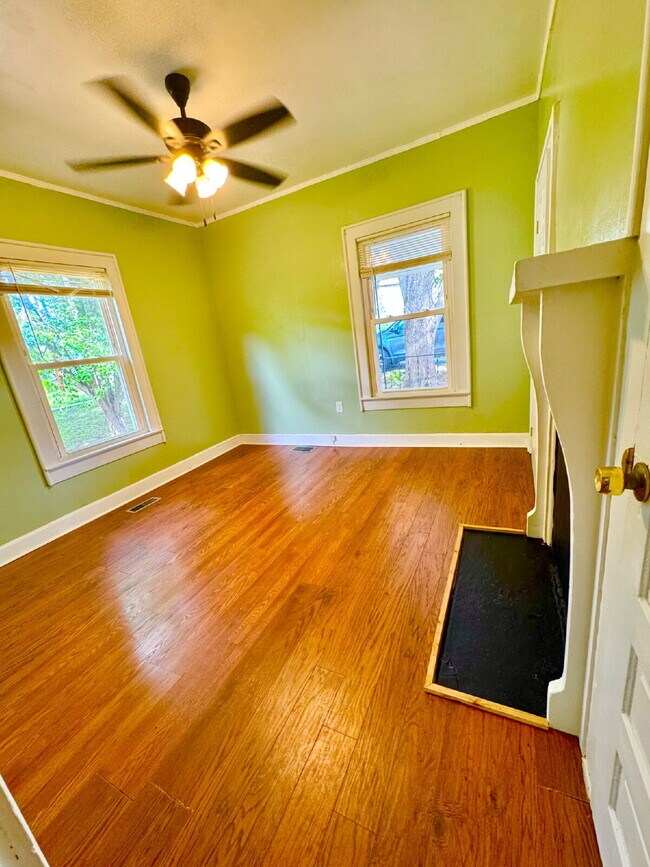 Building Photo - 2 bedroom, 1 bathroom home in Westminster