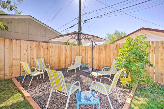 Building Photo - 1217 Falcon Ave