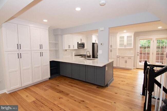 Building Photo - 110 Ingle Pl