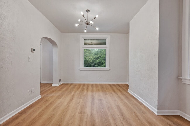 Building Photo - 306 Marie Ave