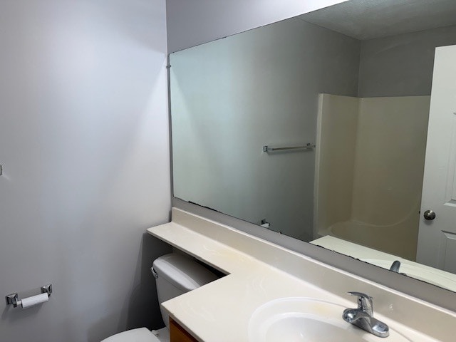Master Bath - 1010 Carom Cir