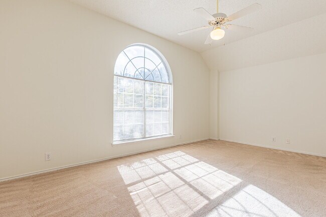 Building Photo - 14215 Spotted Cedar