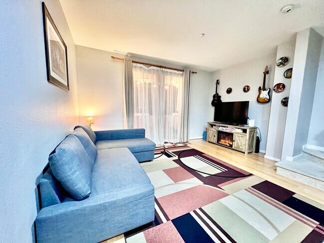 Building Photo - 2622 Baton Rouge Dr