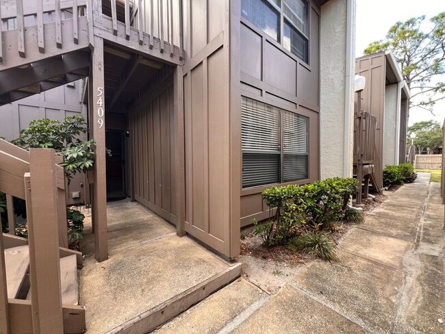 Building Photo - 5409 Pine Creek Dr