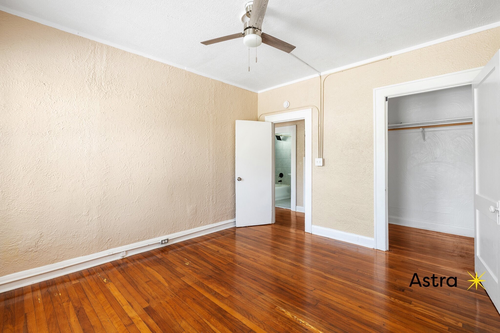 Building Photo - 323 N Westland Ave