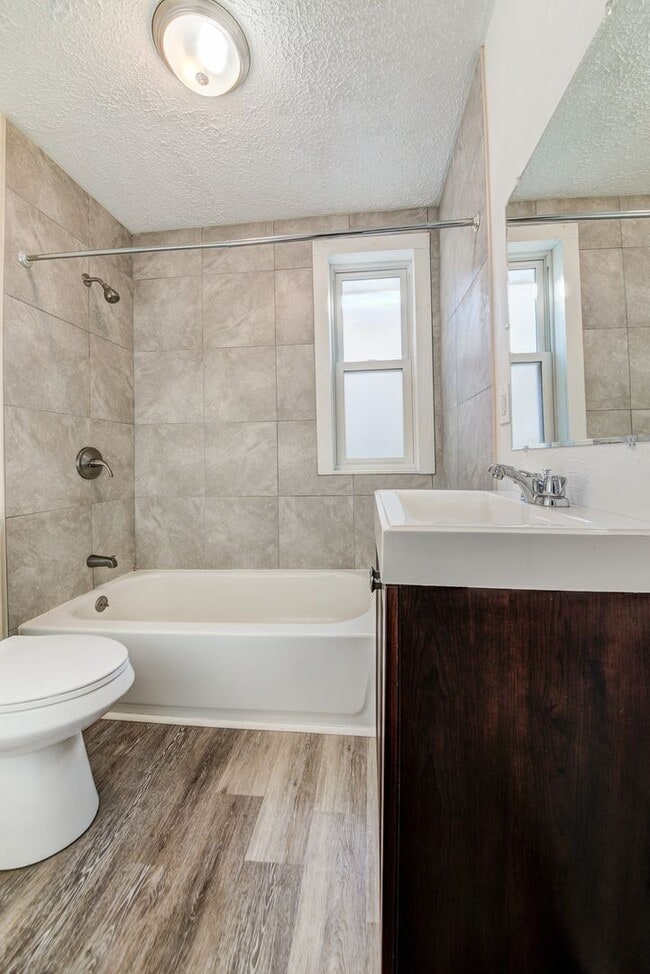 Building Photo - 24 Penelope St