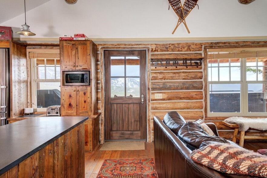 Building Photo - 7 Cabin Hollow Dr
