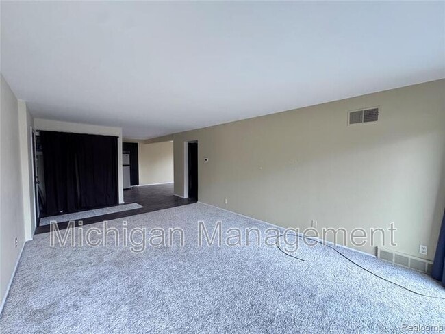 Building Photo - 2150 Pauline Blvd