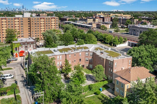Building Photo - 5706 W Lake St 420-438 N Waller Ave Chicago, IL 60644