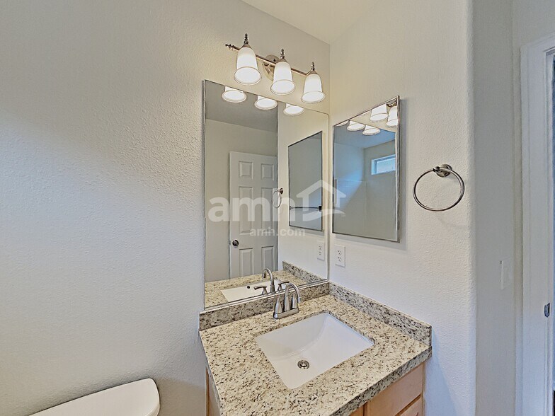 Building Photo - 8834 Salvestrin Point Ave