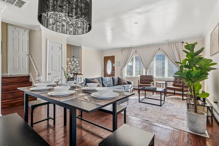 Building Photo - 9103 Columbia Ave