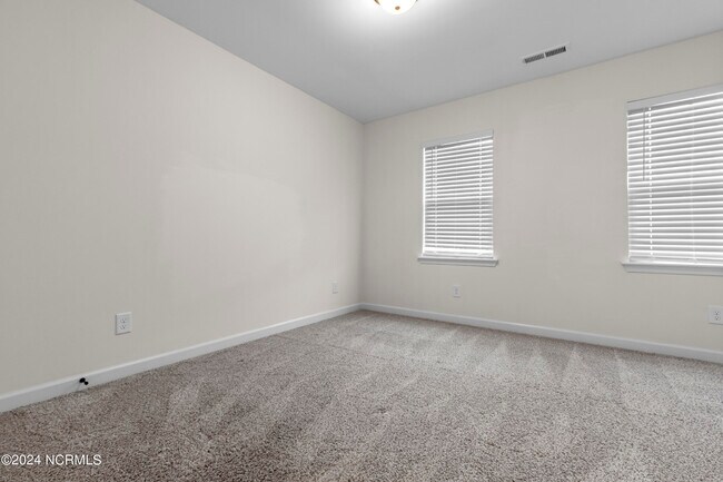 Building Photo - 200 Mia Ct