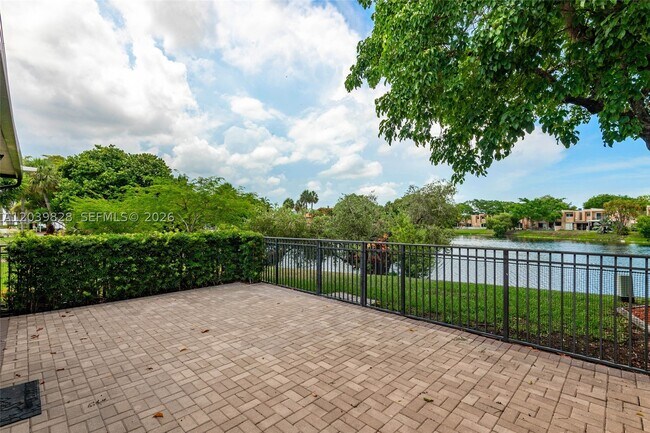 Building Photo - 6653 SW 140th Ave