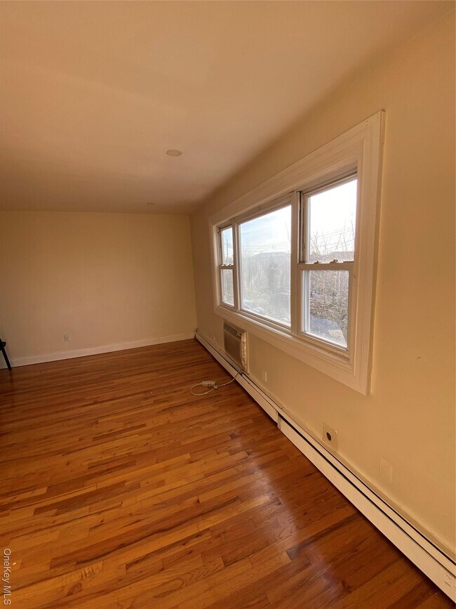 Building Photo - 146-05 226th St