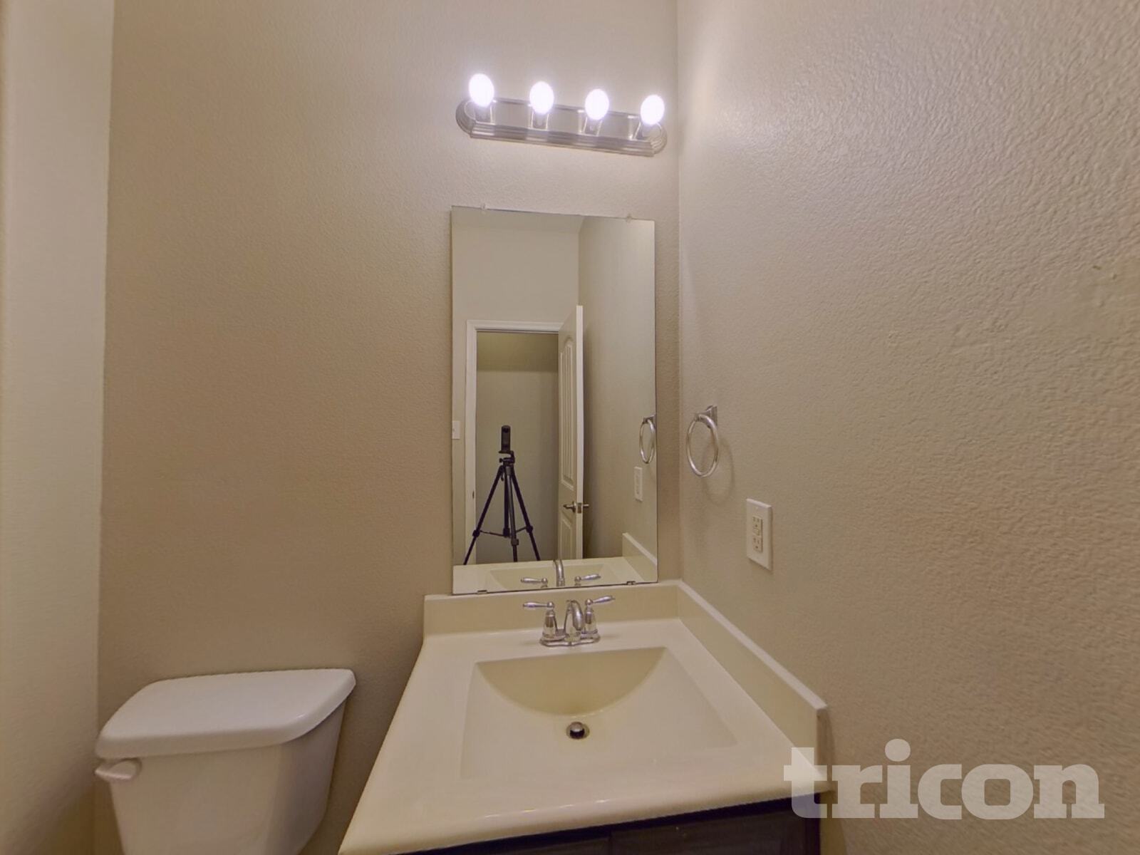 Building Photo - 712 Candelila Dr