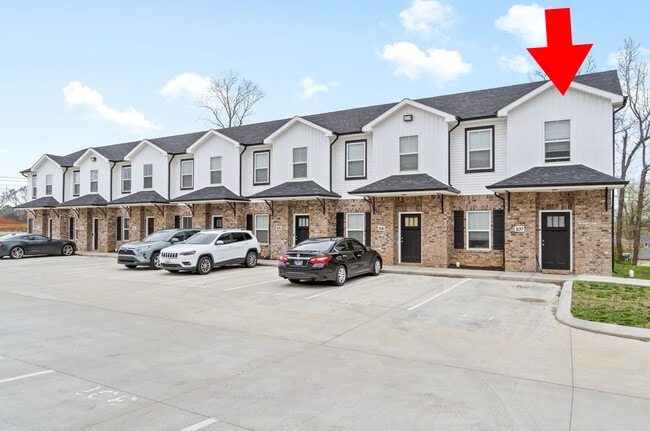 Building Photo - 1625 Golf Club Ln