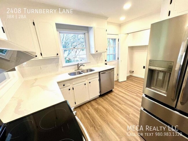 Building Photo - 2408 Turnberry Ln