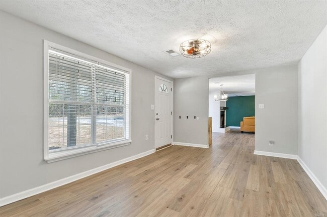 Building Photo - 1216 Old Rdg Rd E