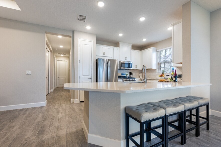 Kitchen Bar - 3117 Formia Ct