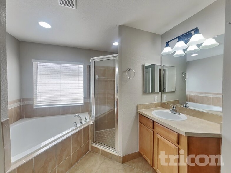 Building Photo - 1617 Taylor Brooke Dr