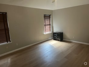 Building Photo - 1225 Darless Dr