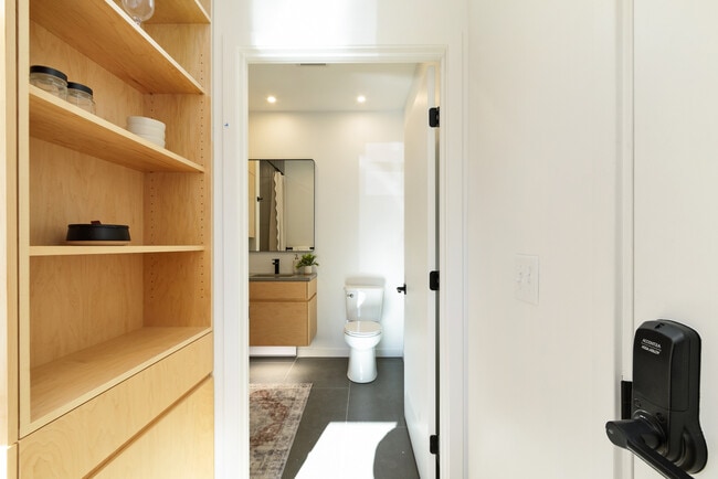 Building Photo - 815 Moro St