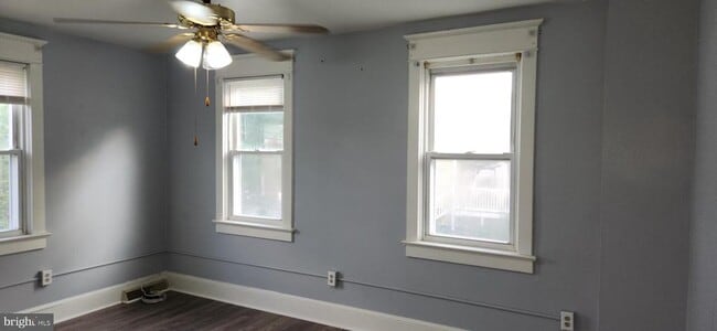 Building Photo - 709 Mulberry St