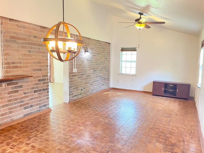 Building Photo - 1603 Brook Meadow Dr