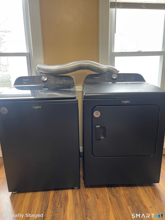 Building Photo - 114 Judd St