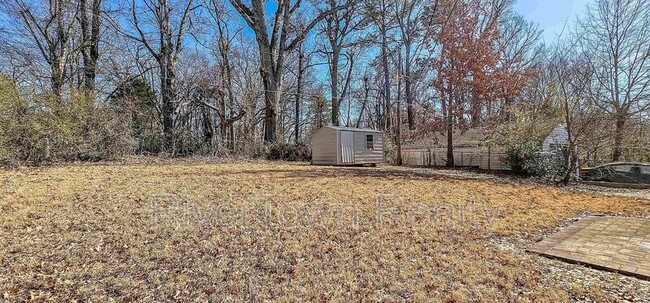 Building Photo - 2644 Courtney Dr