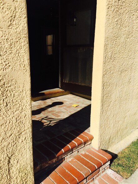 Building Photo - 5031 Bakman Ave