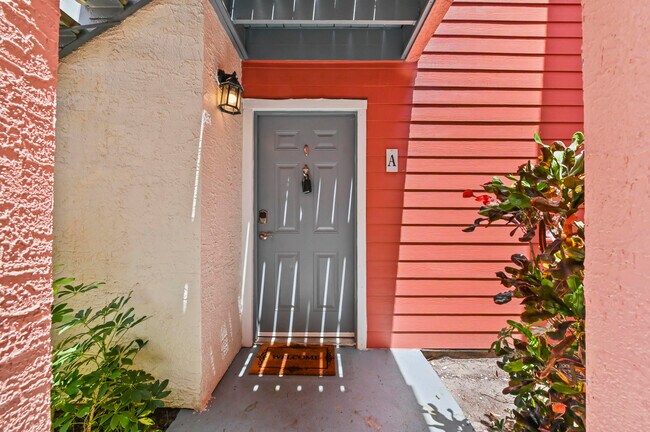 Building Photo - 1055 Crystal Way