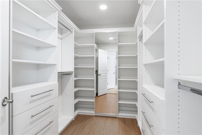 Building Photo - 865 Great Glen Pl