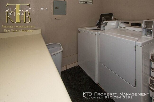 Building Photo - 2 Bedroom Downtown Townhome