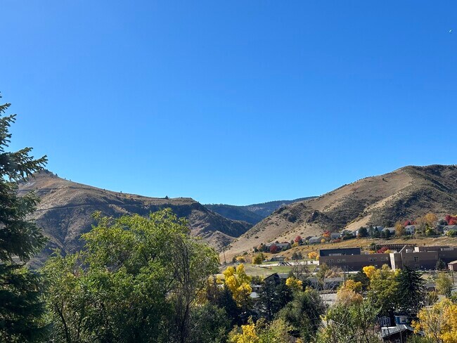 view of "M" - 352 Goldco Cir