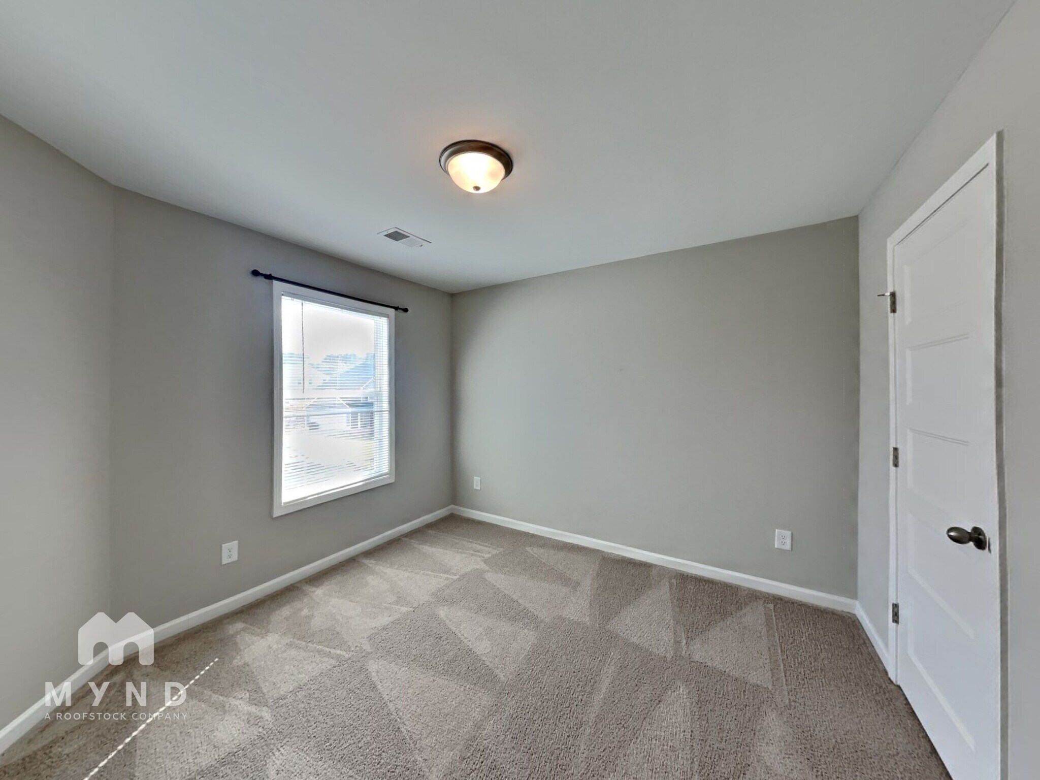 Building Photo - 386 Springwater Wy