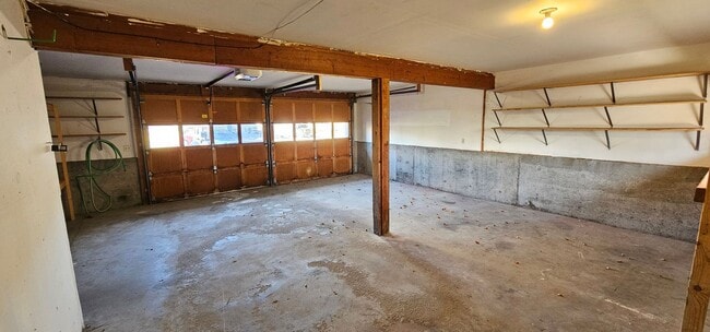 Building Photo - Newly Renovated 3Bed/2Bath Home Now Availa...