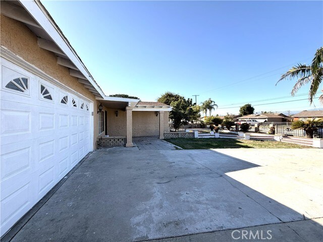 Building Photo - 4839 Grand Ave