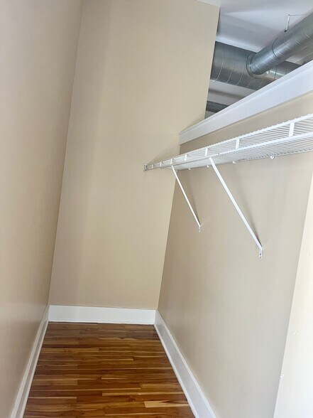 Walk In Closet - 1206 Clay St